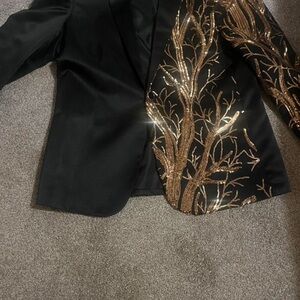 Elegant Black and Gold mens Blazer